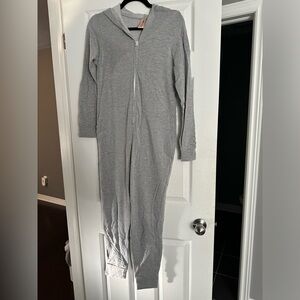 EUC Smash and Tess Jillian Romper XS Grey